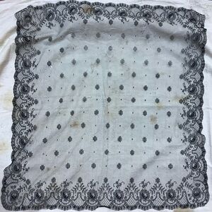 VTG Gorgeous Black Lace Veil Never Used